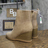 Universal Thread Cypress Winter Boots with Memory Foam Insole Taupe Brown 10M