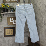 Universal Thread Womens High-Rise Flare Jeans 89510034 Light Wash Blue 14 Short