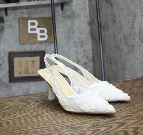 Betsey Johnson Womens Slingback Nikki Pump Heels SB-NIKKI Ivory Off White 9.5M