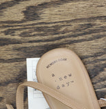 A New Day Womens Vada Slingback Scrunch Toe Flats 92611446 Tan Brown 6M