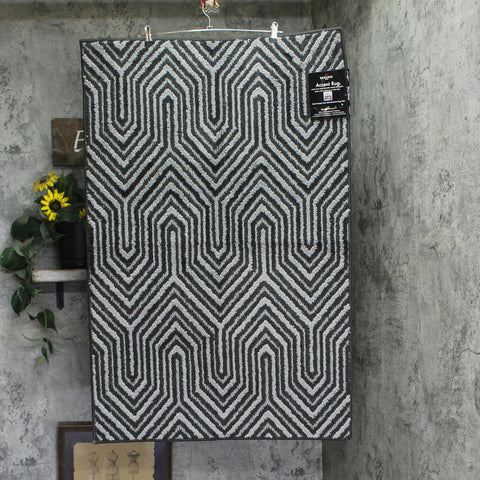 Mohawk Geometric Accent Non-Skid Rug Landing Slate Gray / Drizzle 30x45