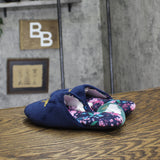 Bridgerton Izzy & Liv Womens Enchanting Floral Bee Slippers Navy Blue 6M