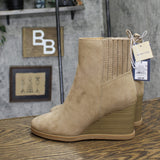Universal Thread Womens Cypress Winter Boots 88375524 Taupe Brown 8M