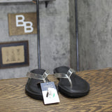 Universal Thread Keilani Thong Flip Flops 93321989 Black / Clear 10M