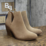 Universal Thread Women's Debbie Boots 87950764