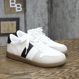 Universal Threads Nikita Fashion Sneakers Memory Foam Insole White / Black 6M