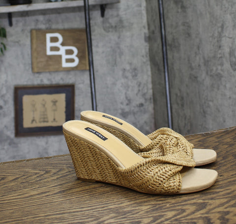 Nine West Womens Nikhil2 Wedge Sandal WNNIKHIL2 Natural Brown 9M