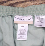 Alfred Dunner Capri Crochet Leg Accent Pull On Pants Green 16W