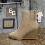 Universal Thread Womens Cypress Winter Boots 88375524 Taupe Brown 8M