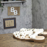 Universal Thread Studded Closed Toe Fisherman Sandals Off White / Gold 8.5M