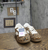 Universal Thread Fashion Sneakers with Memory Foam Insole Light Brown 6.5M