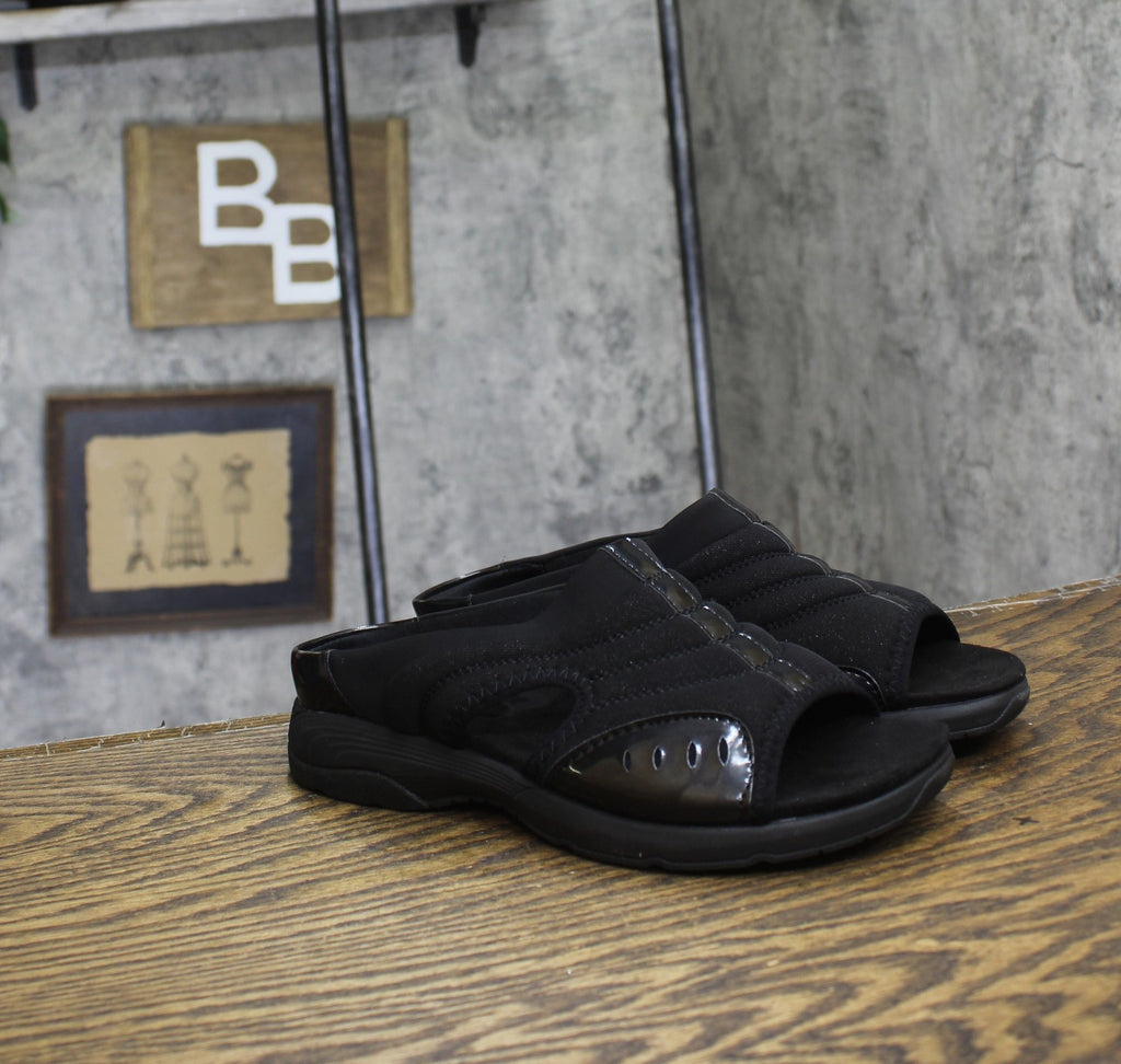 Easy Spirit Traciee Square Toe Casual Flat Sandals Black Patent Multi 7.5WW