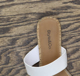 Style & Co. Womens Elliee Flat Sandals 2 Band 10020656300 White Lizard 5.5M