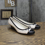 AK Anne Klein Womens Vintage Pull On Short Heels Off White / Black 6M
