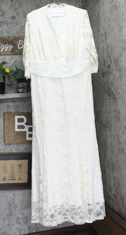 Kiyonna Bridal Lined Lace 3/4 Sleeve Bridal Wedding Dress #2610 Ivory / White 2