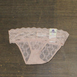 B.tempt'd by Wacoal Womens Lace Kiss Bikini Panties 978182 Pink S