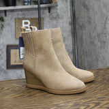 Universal Thread Womens Cypress Winter Boots 88375519 Taupe Brown 5.5M