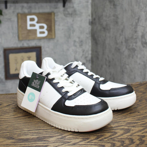 Wild Fable Womens Lola Lace-Up Sneakers with Memory Foam Insole Black White 8.5M