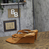 Vince Camuto Womens Cianna Thong Wedge Sandals VC-CIANNA Golden Walnut Brown 7M