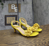 New York Company Womens Gwendolyn Kitten Heel Floral Yellow 6M