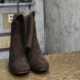 Gentle Souls By Kenneth Cole Boots with Side Zip Chocolate Suede Brown 7.5M