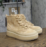 Universal Thread Kayson Winter Boots with Memory Foam Insole Beige Brown 8.5M