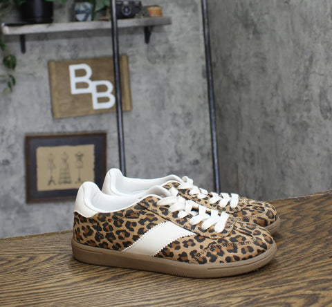 Universal Thread Womens Spencer Fashion Sneakers 91636520 Light Brown 6M