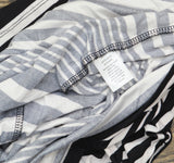 Planet Gold Juniors Printed Cold-Shoulder Bodycon Dress Black / White XL