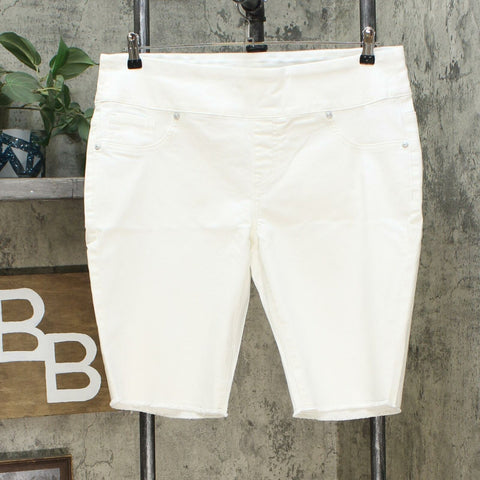DG2 by Diane Gilman Classic Stretch Pull On Bermuda Shorts Ivory Petite XL