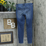 Universal Thread Women's Mid Rise Skinny Jeans Mid Blue 4