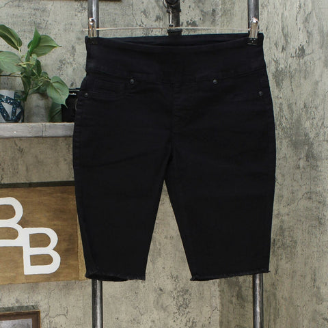 DG2 by Diane Gilman Classic Stretch Pull On Bermuda Shorts Black Petite Small