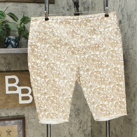 DG2 by Diane Gilman Pull On Bermuda Shorts Khaki Paisley Plus 1X