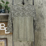 NWT DG2 By Diane Gilman Womens Acid-Wash Tee With Lace Sleeves. 703136 Small
