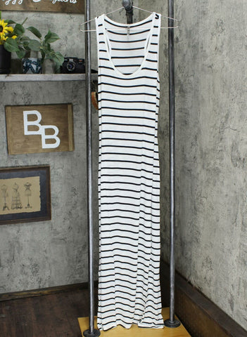 Heart & Hips Women's Striped Racerback Maxi Dress Black / White Large