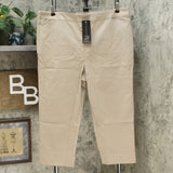 MarlaWynne Women's Plus Size FLATTERfit Capri Pants