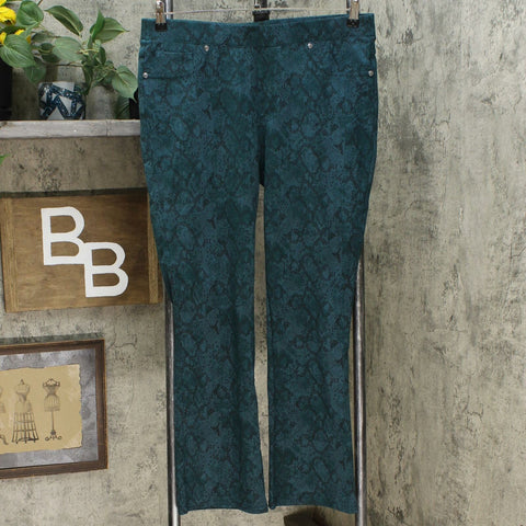 DG2 by Diane Gilman Pull On Ponte Boot Cut Pants Green Snake Petite Large
