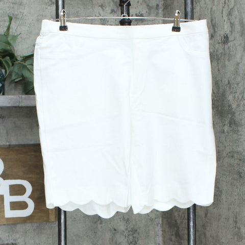 Isaac Mizrahi Live! Scalloped Stretch Bermuda Shorts Bright White Plus 18 Petite