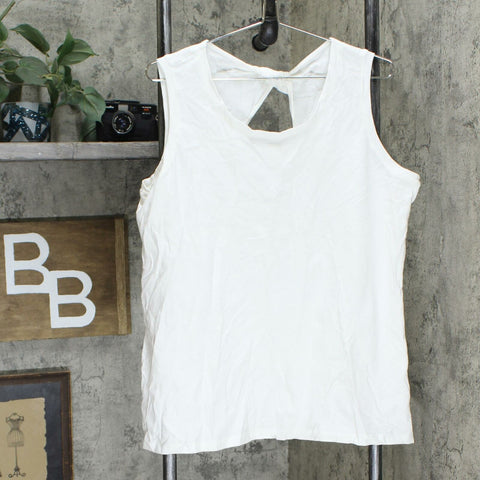 Denim & Co. Women's Scoop Neck Tank Top with Twisted Back White Large