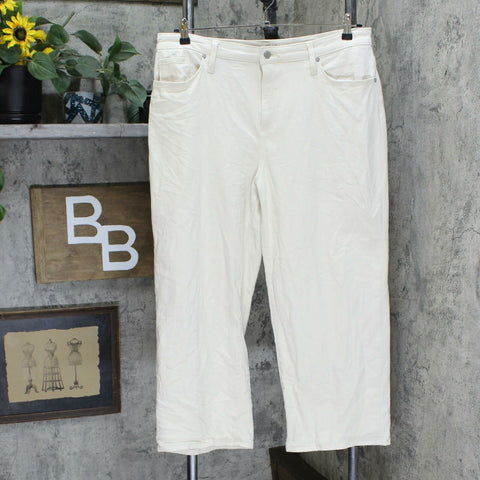 Universal Thread Women's High Rise Regular Fit Crop Jeans Cream 16