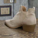 Universal Thread Women's Sylvie Ankle Boots Taupe Brown 10