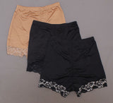 Rhonda Shear Women's 3 Pack Smooth Pin Up Panties with Lace Trim
