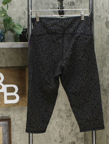 Yummie Women's Reversible Compact Cotton Capri Leggings Black Ocelot Large