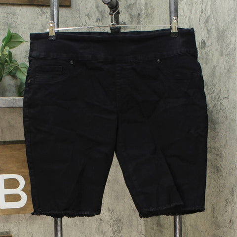 DG2 by Diane Gilman Classic Stretch Pull On Bermuda Shorts Black Petite Plus 1X