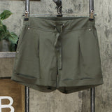 MPG Mondetta Performance Gear Pleated Stretch Cuffed Travel Shorts Olive Small